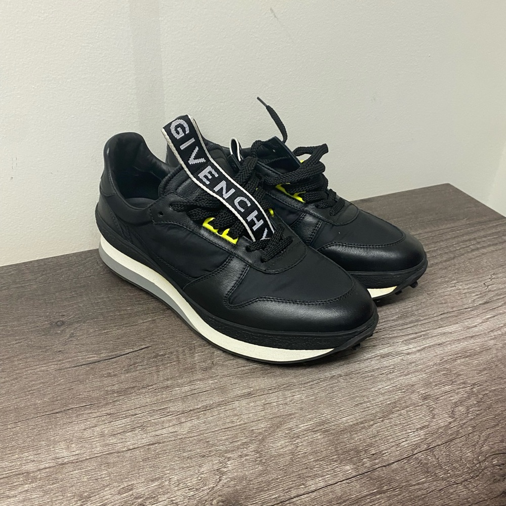 Givenchy Sneakers